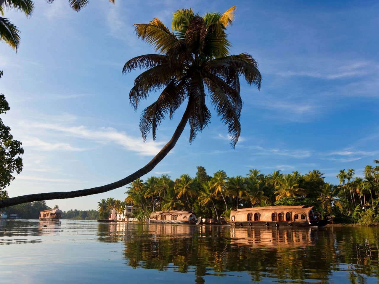 Best Taxi Routes for Traveling from Mangalore to Kerala - New Mangalore Cabs